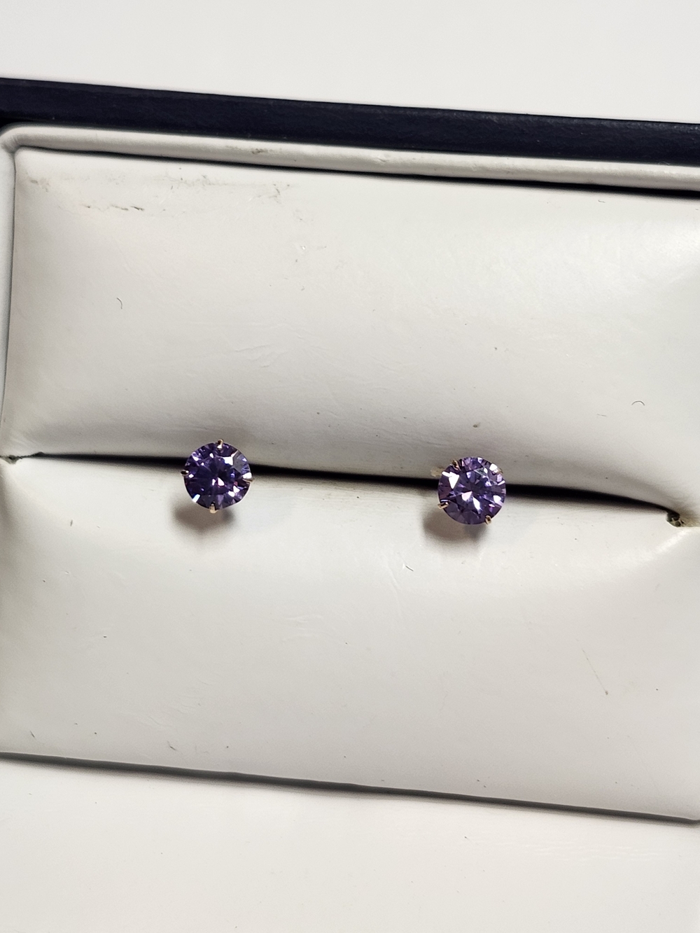 10K Solid Yellow Gold Stud Earrings Purple Cz Stones